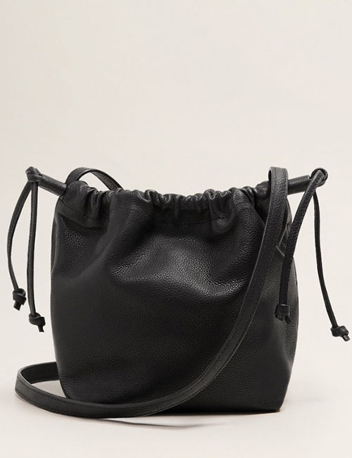 Leather bucket bag (Mango) €49.99