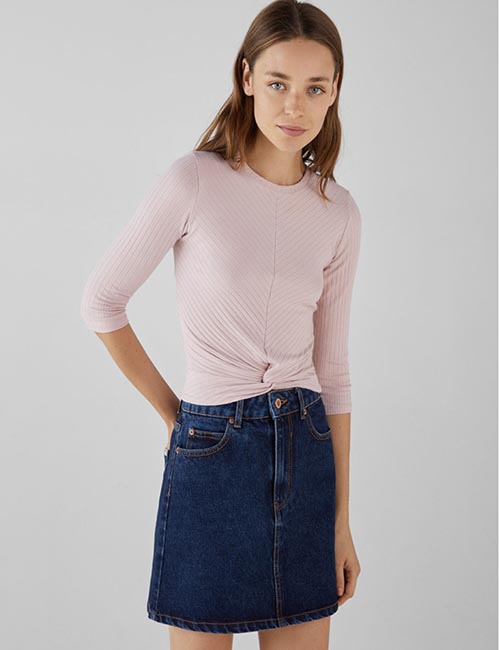T-shirt with front knot (Bershka) €12.99