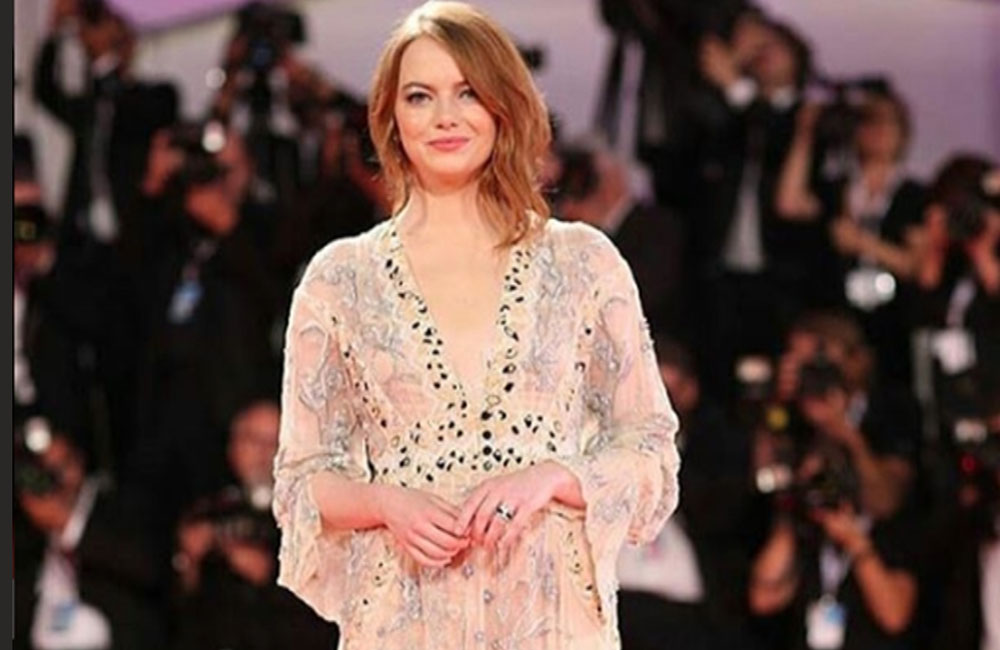 bur Arab patologisk Emma Stone shines in Louis Vuitton at Venice Film Festival | Fashion Advice