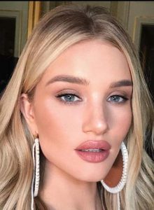 Rosie Huntington-Whiteley (Instagram photo)
