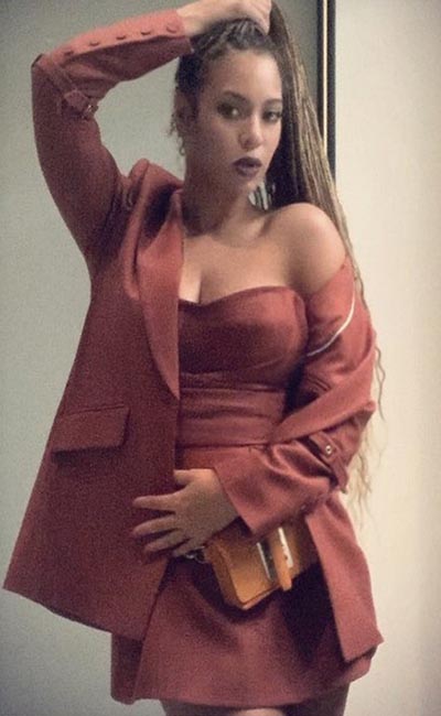 Beyonce completes her look with her blonde braids (Instagram) 2018
