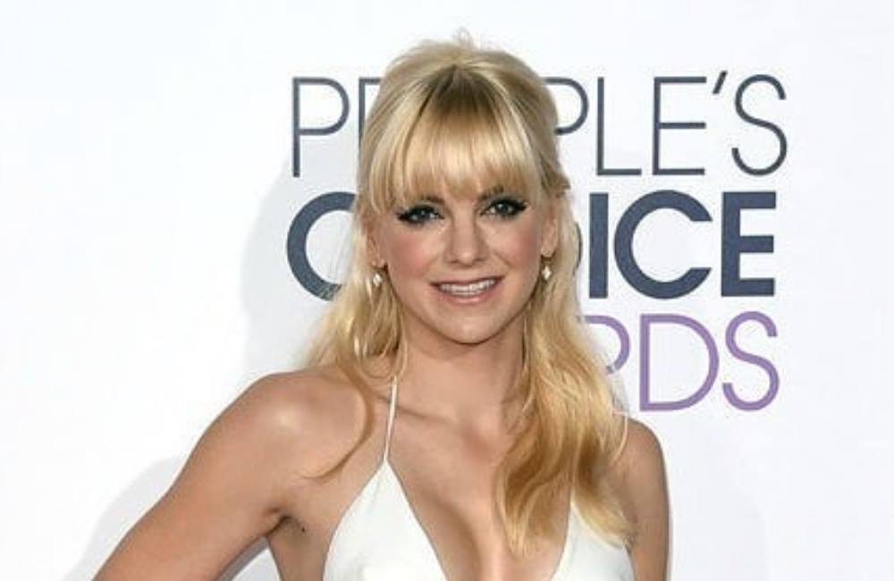 Anna Faris congratulates Chris Pratt on engagement