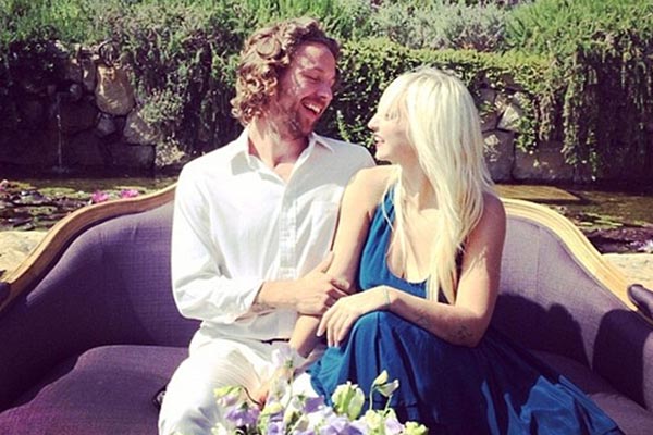 Erik Lang and Sia on their wedding day (Instagram photo)