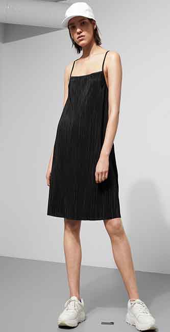 Teenager A Lined Pleated Dress From Weekday